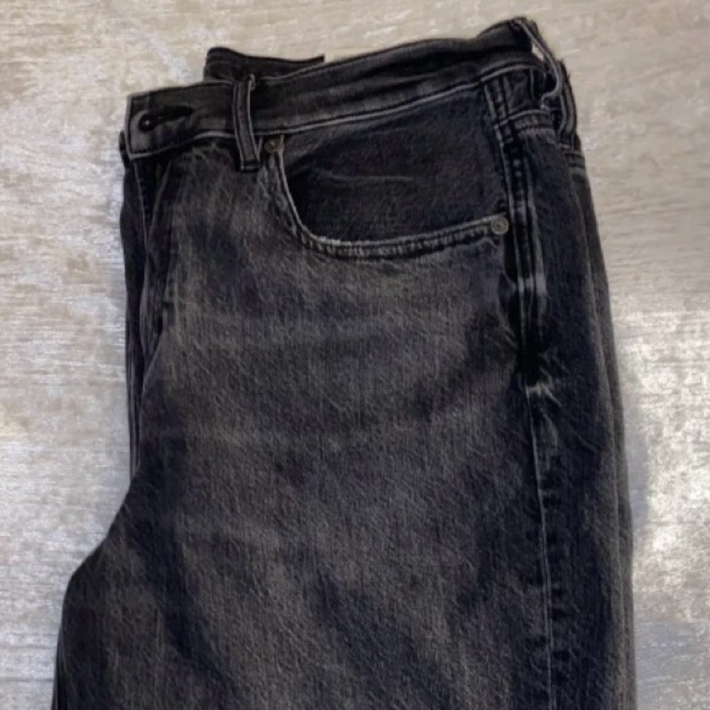 American Eagle Outifitters 90’s bootcut black jeans. Size 12 regular.